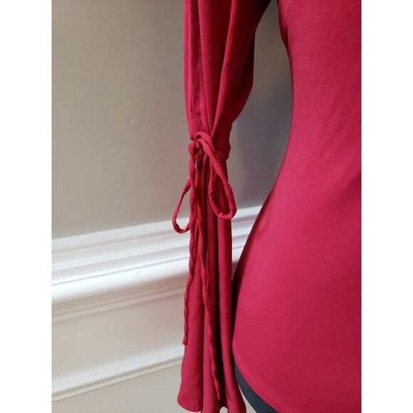 Express Blouse Women XS Red Bell Sleeve V Neck Stretch Pullover Top Chic - Picture 3 of 13